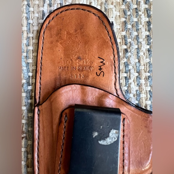 Brown Leather Holster with Clip - Picture 3 of 5